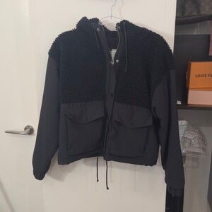 Abercrombie & Fitch Cropped Winterized Traveler Jacket